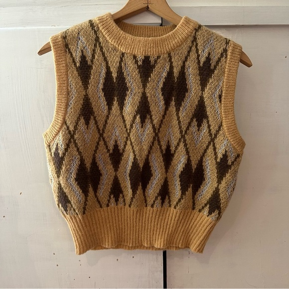 Brown and Tan Argyle Knit Sweater Vest • Size: XL - Picture 7 of 14